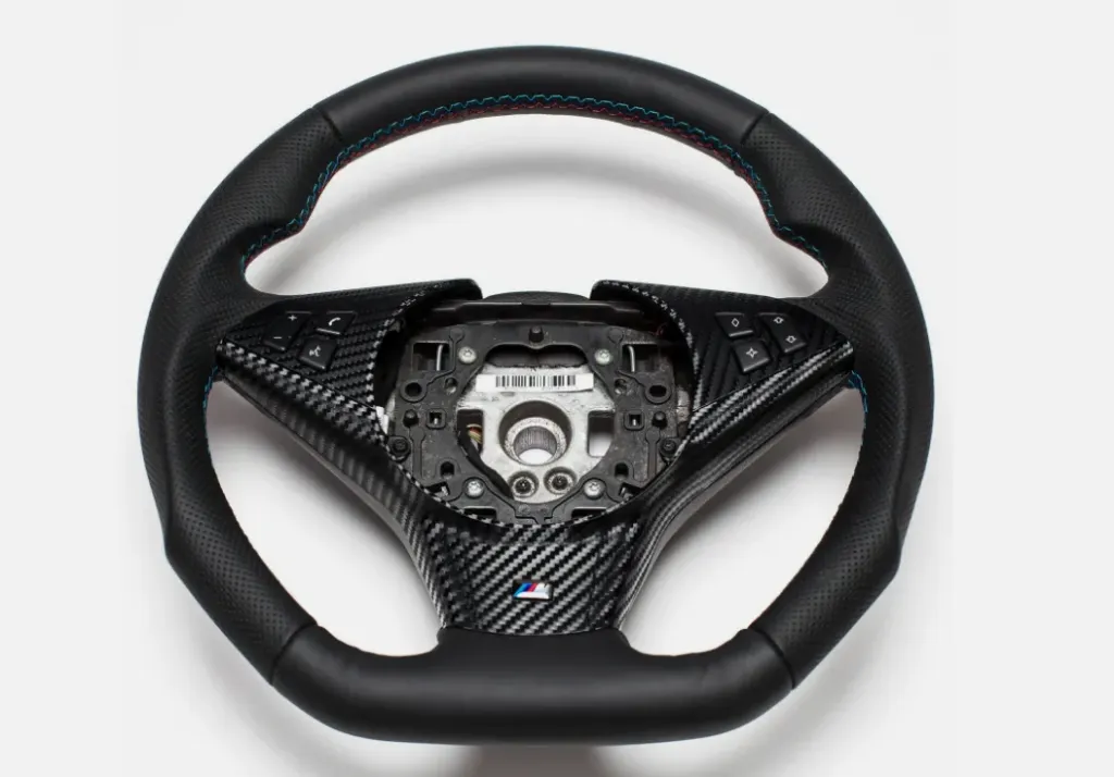 Volant Bmw M avec Carbone pour BMW Serie 5 (E60 , E61 , E64 , E63) | [Sans Palettes]