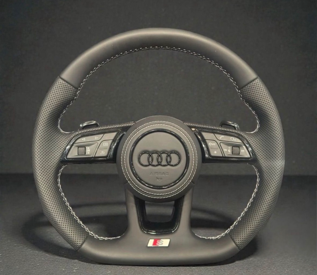 Volant Cuir Perforé pour Audi A4 A5 Q3 A3 S4 S5 Q5 [Sans Airbag]